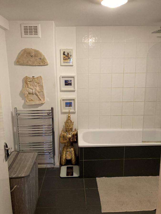 Stunning Ground Floor Garden - Entire Apartment, Centrally Located, With Free Off Road Parking By Flat & Wiffi, Beautifully Secluded, 3 Mins From Amenities Appartamento Londra